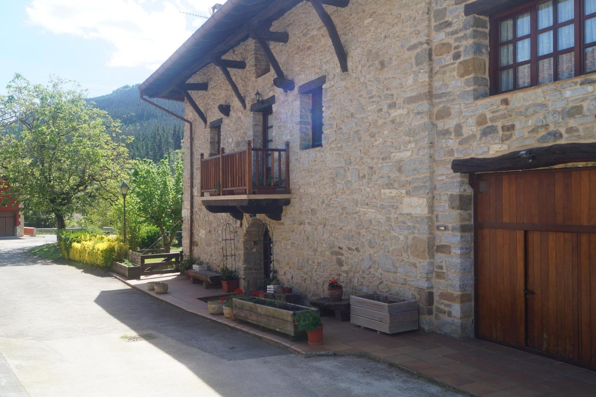 Goikoetxe Baserria Zeanuri Exterior photo